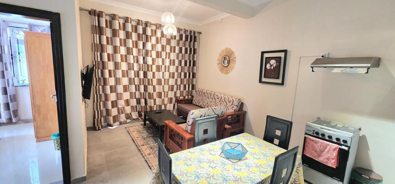 Number 5, Pebble Bay Appartments Grand Bay Luaran gambar