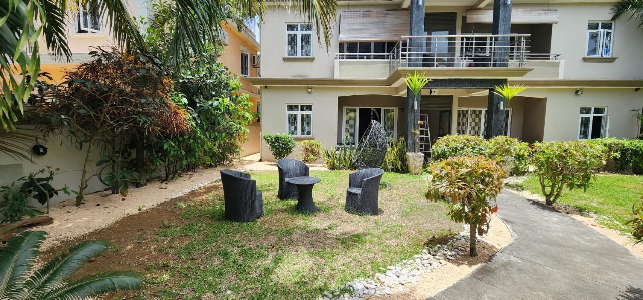 Number 5, Pebble Bay Appartments Grand Bay Luaran gambar
